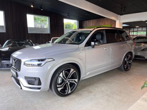 Volvo-XC90-1175726075